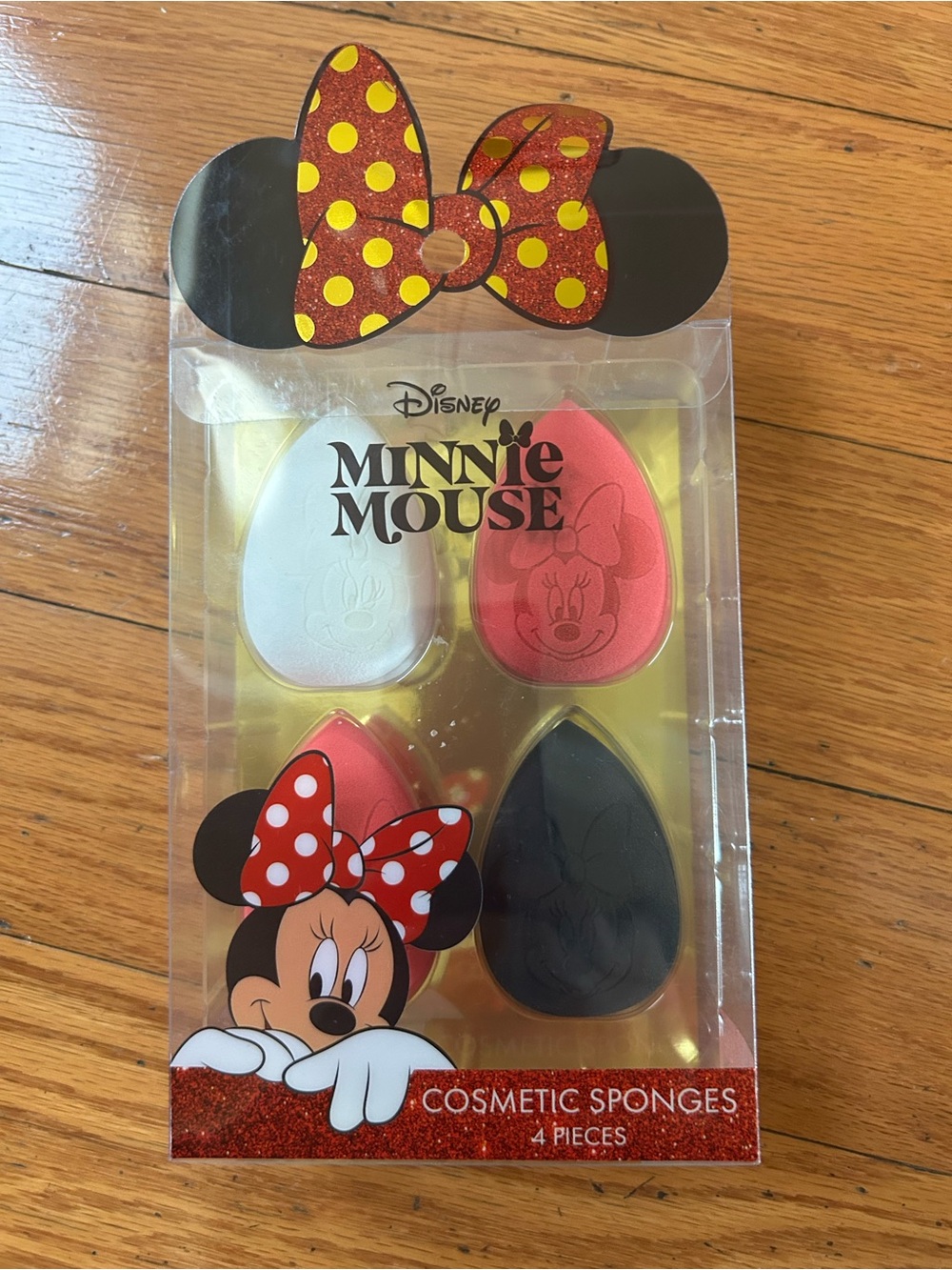 NWT Limited Edition Disney Minnie Mouse cosmetic sponges 4pcs